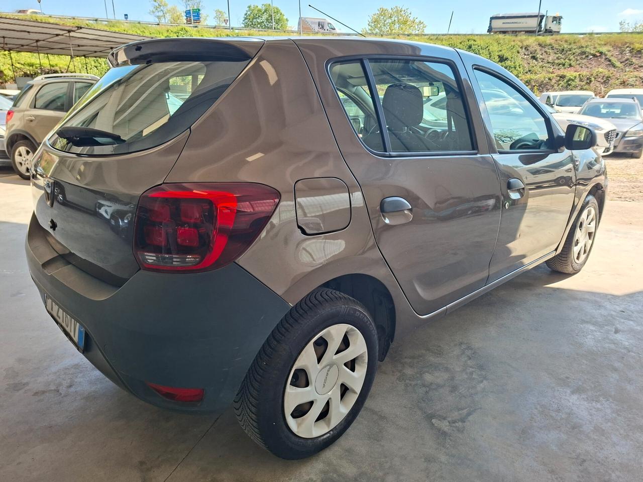 Dacia Sandero 2017 / 75CV / 5PORTE / DA NEOPATENTATI