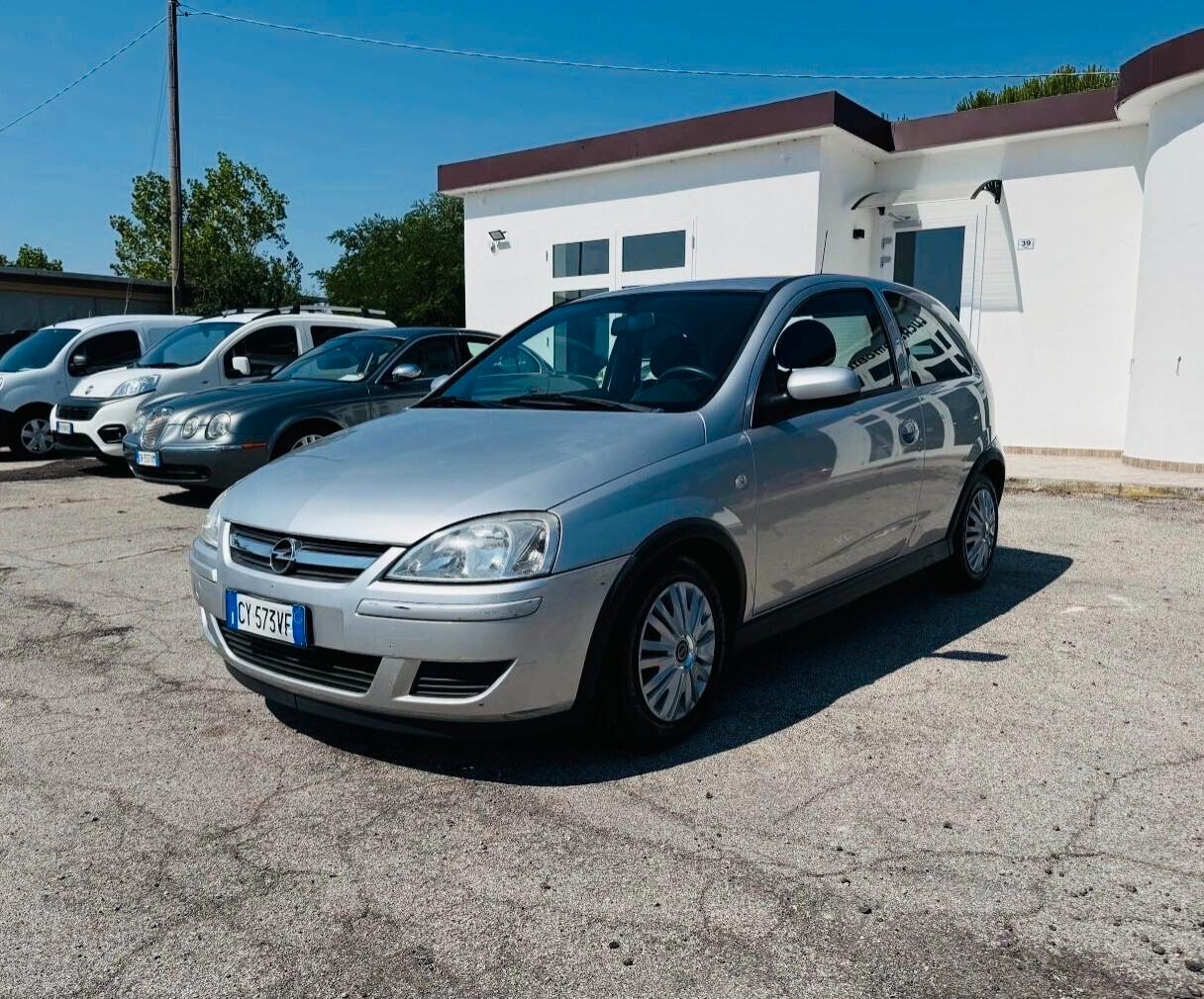 Opel Corsa 1.2i 16V cat 3 porte