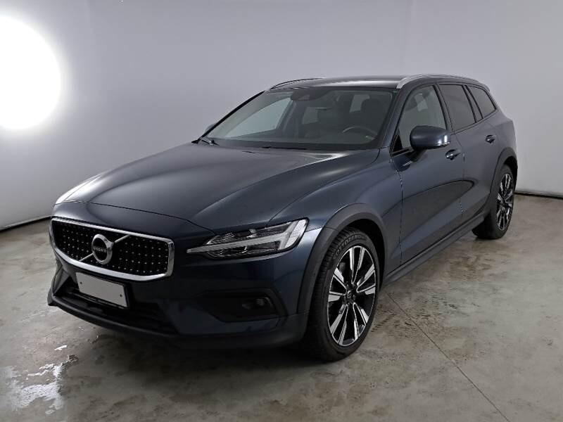 VOLVO V 60 CROSS COUNTRY PRO 2.0 D 4 4WD AUTOMAT.