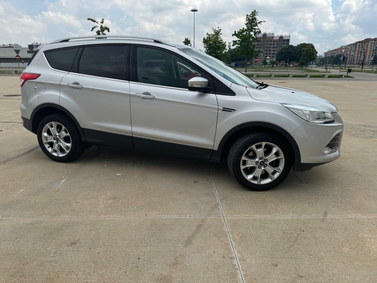 Ford Kuga 2.0 TDCI 150 CV S&S 4WD Powershift Titanium