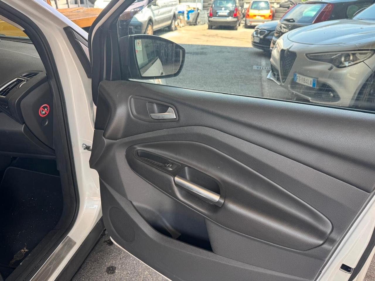 Ford Kuga 2.0 TDCI 150 CV S&S 4WD Powershift Business