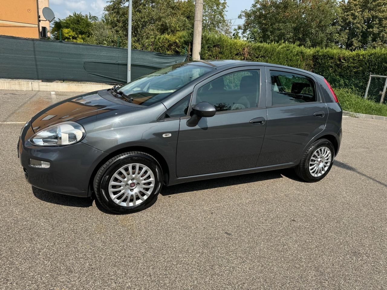 Fiat Punto 1.2 - NEOPATENTATI - 12 MESI DI GARANZIA -