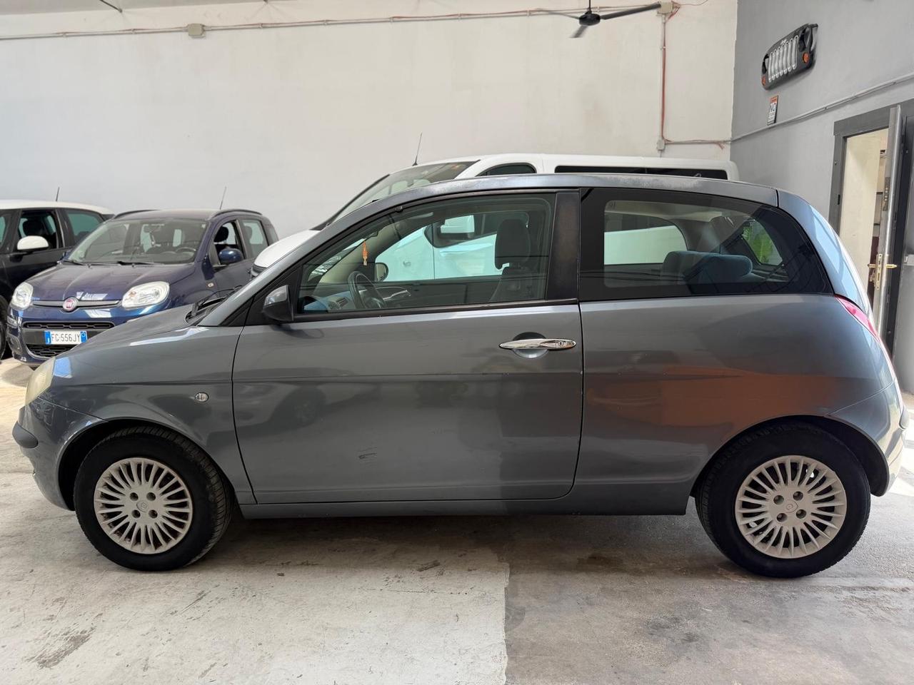 Lancia Ypsilon 1.2 16V Argento