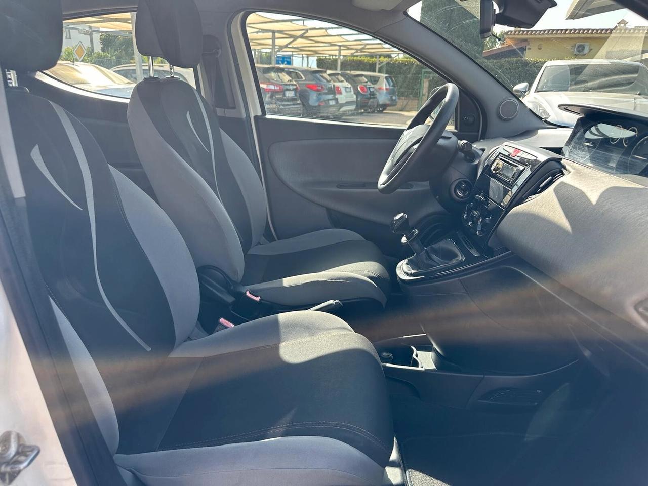 Lancia New Ypsilon 1.2 Benzina