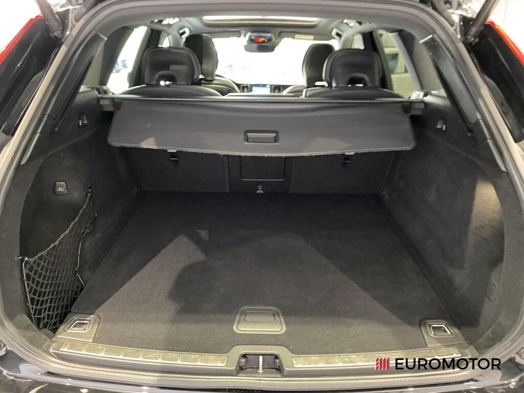 Volvo XC60 2.0 B4 R-Design AWD Geartronic