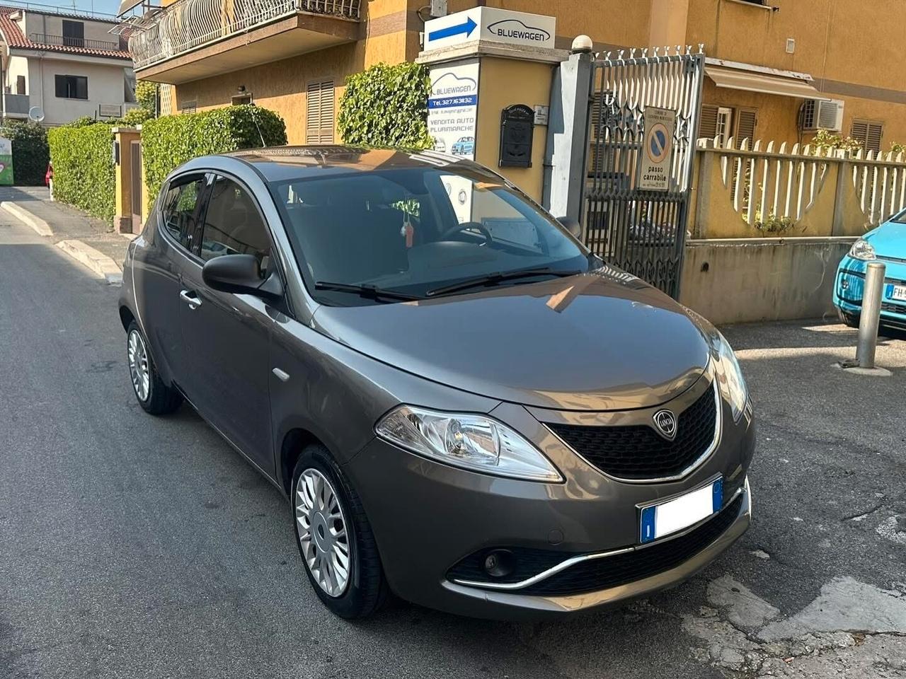 Lancia Ypsilon 1.2 69 CV 5 porte Gold