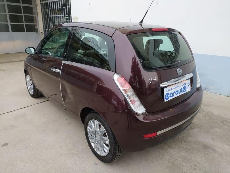 Lancia Ypsilon 1.3 MJT 75 CV Oro