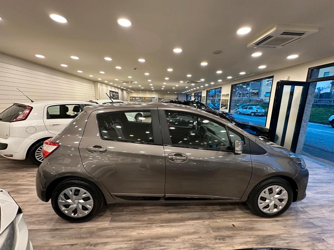 Toyota Yaris 1.5 5 porte Lounge