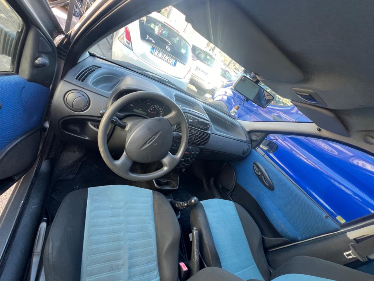 Fiat Punto 1.2i cat 5 porte EL