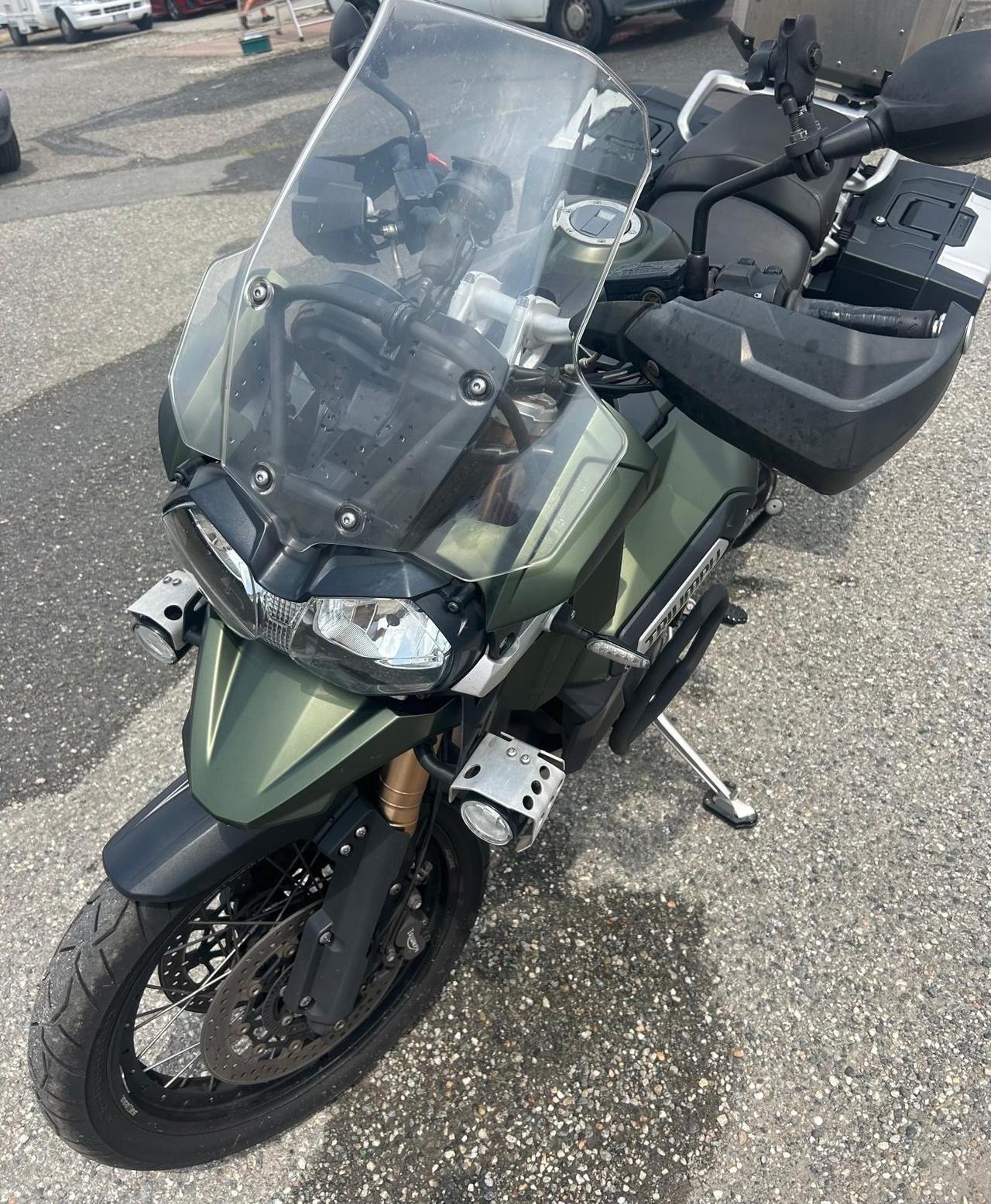 903 Triumph explorer 1200 del 2015 in saldo