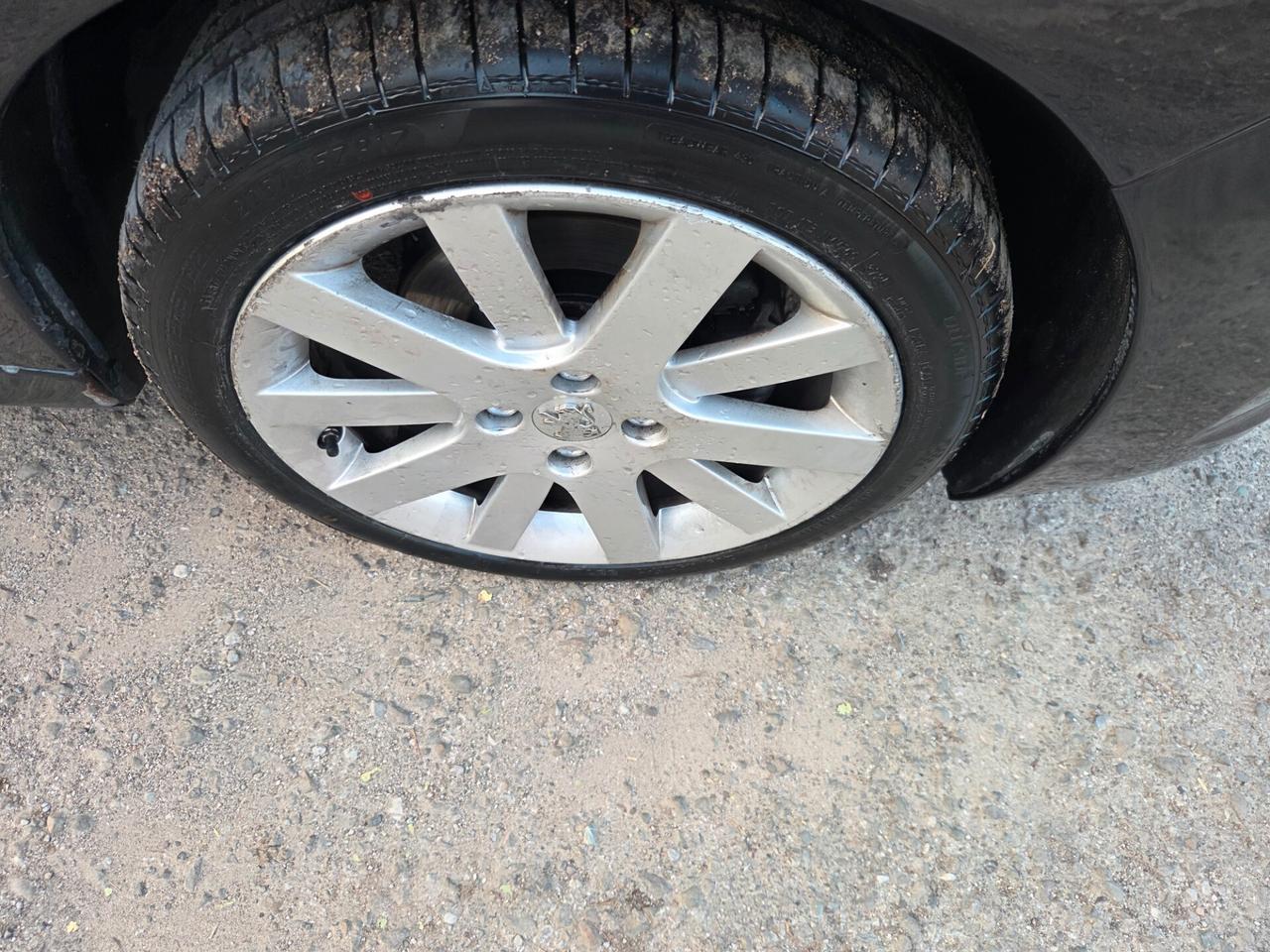 Peugeot 207 1.6 8V HDi 112CV CC Tecno