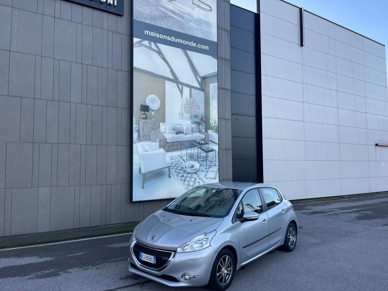 Peugeot 208 PureTech 1.2 CV 82 5P Allure