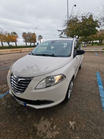 Lancia Ypsilon 1.2 69 CV 5P. Silver 2013