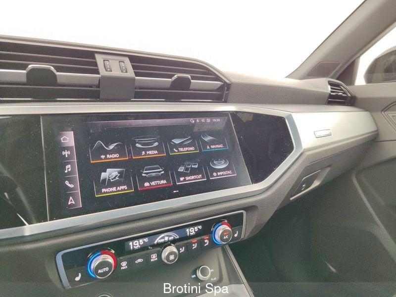 Audi Q3 35 TFSI Business Advanced