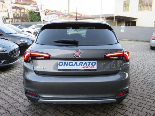 FIAT Tipo 1.5 Hybrid DCT 5 porte Cross