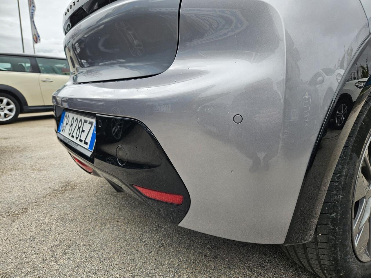 Peugeot 208 motore elettrico 136 CV 5 porte Allure