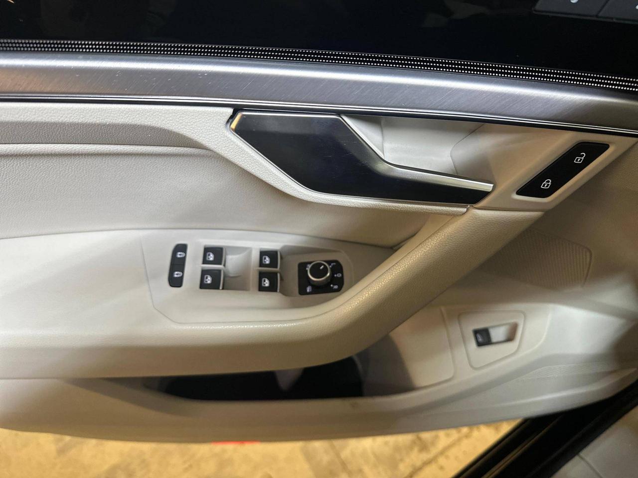 Volkswagen Touareg 3.0 V6 tdi Elegance 286cv