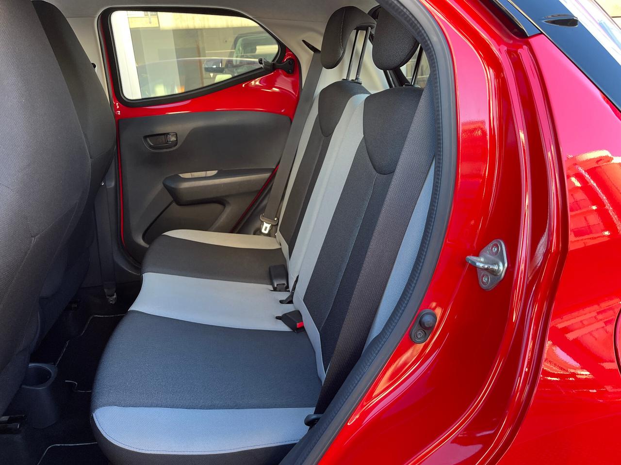 Toyota Aygo 1.0 VVT-i 69 CV 5 porte x-play