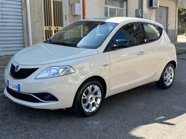 Lancia Ypsilon 1.2 69 CV 5 porte Platinum