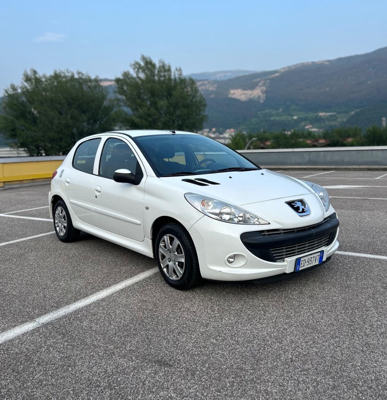 Peugeot 206 Plus 1.4 HDi 70CV 5p Neopatentati 2011