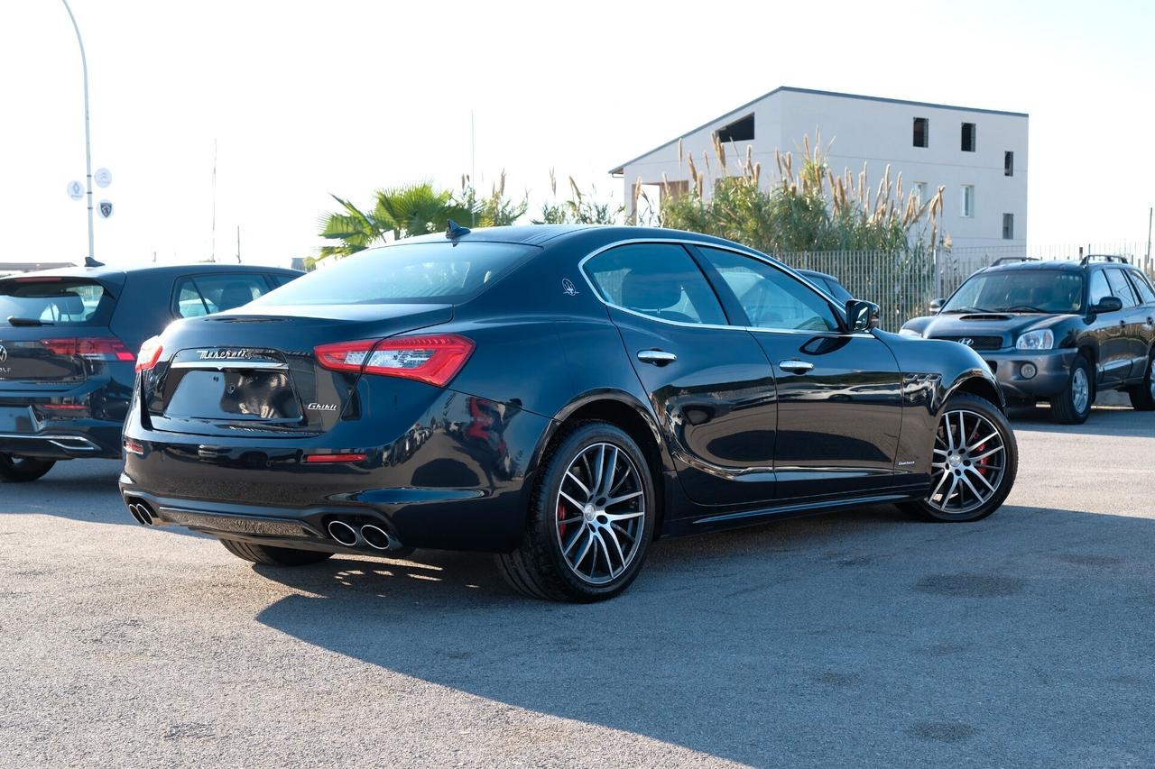 Maserati Ghibli V6 Diesel 275 CV Granlusso