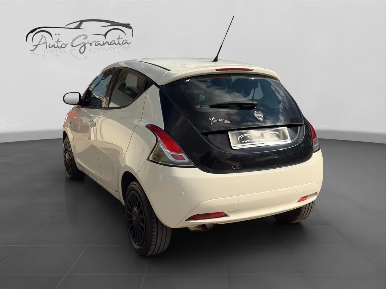 Lancia Ypsilon 1.2 69cv GPL Elefantino Rosa
