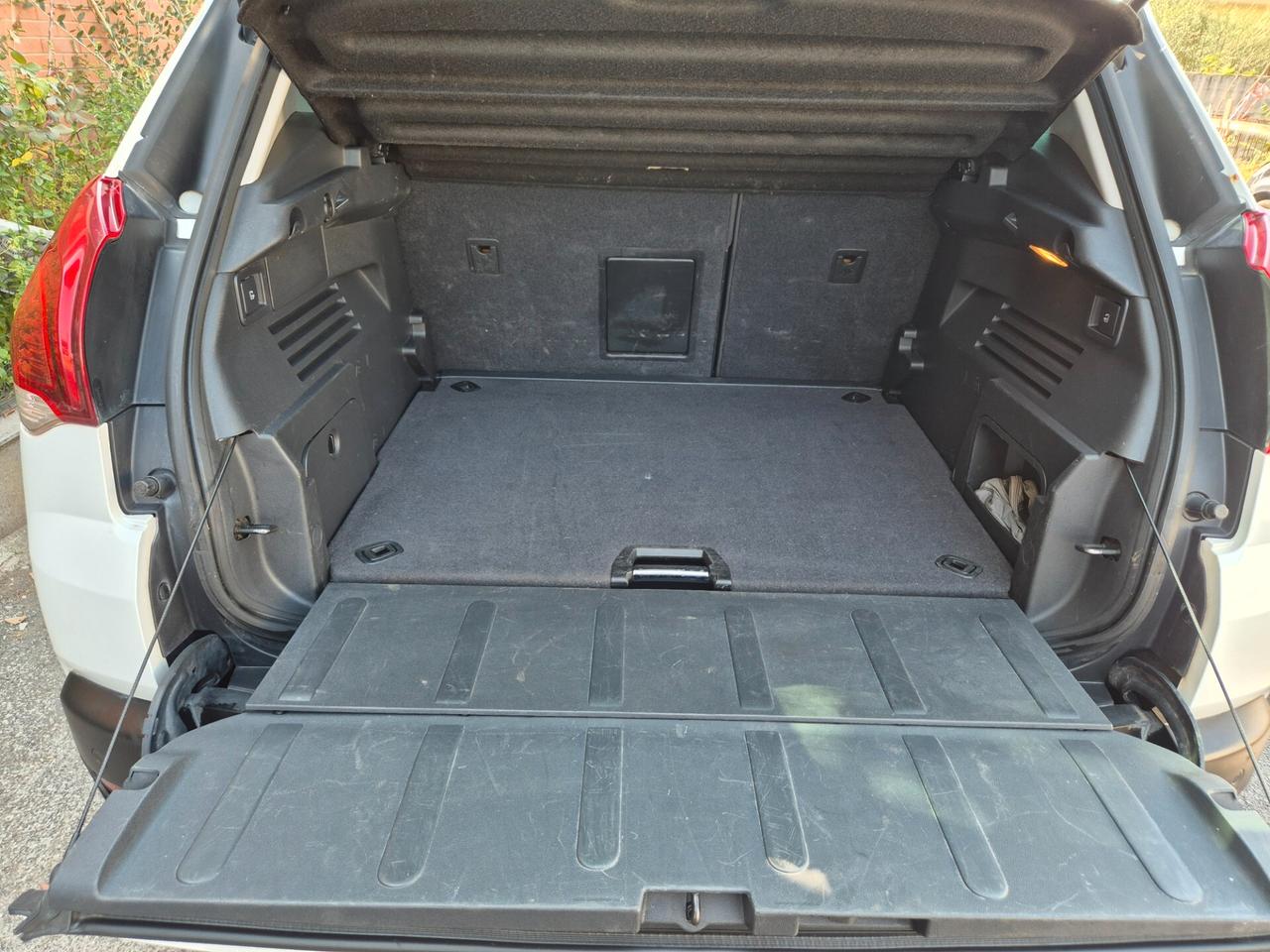 Peugeot 3008 1.6 HDi 115CV Business