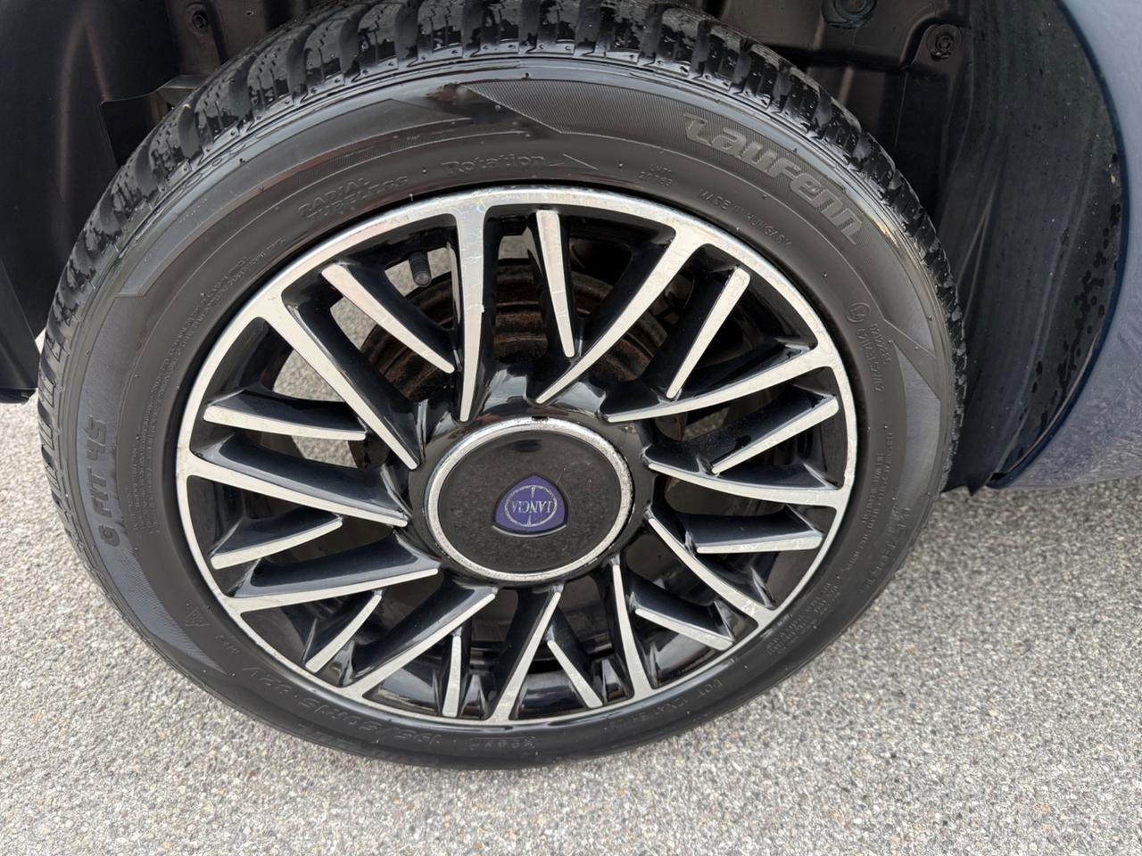 Lancia Ypsilon 1.3 MJT 16V 95 CV 5 porte S&S 30th Anniversary
