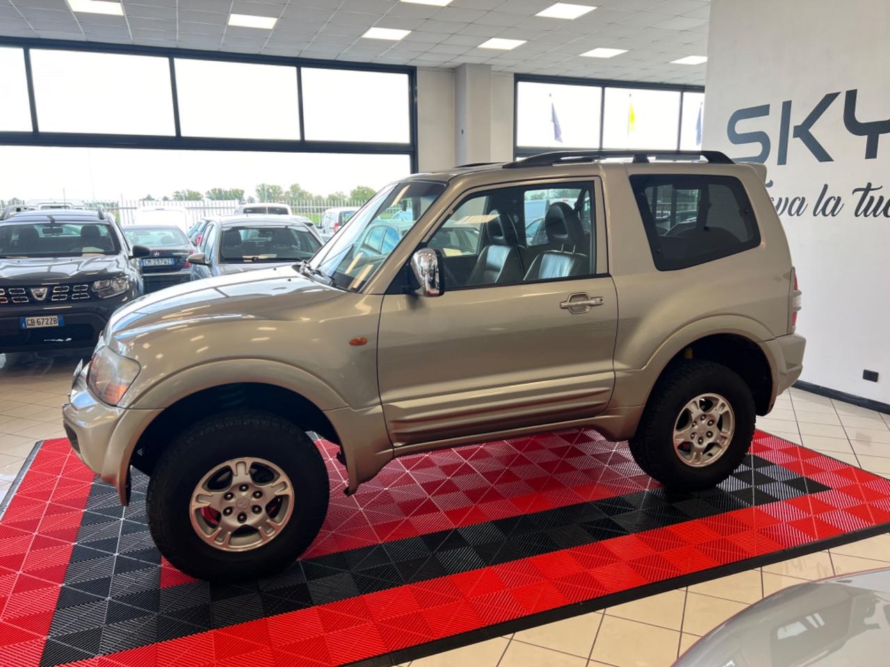 Mitsubishi Pajero 3.2 16V DI-D 3p. GLX Autocarro