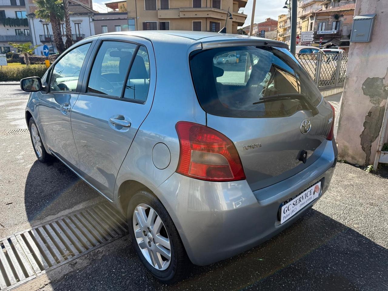 Toyota Yaris 1.0 5 porte Sol