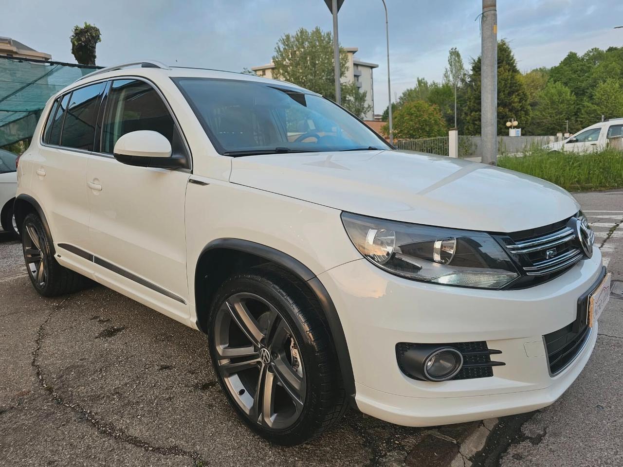 Volkswagen Tiguan 2.0 TDI 177cv R-Line 4Motion DSG*Navi*19*