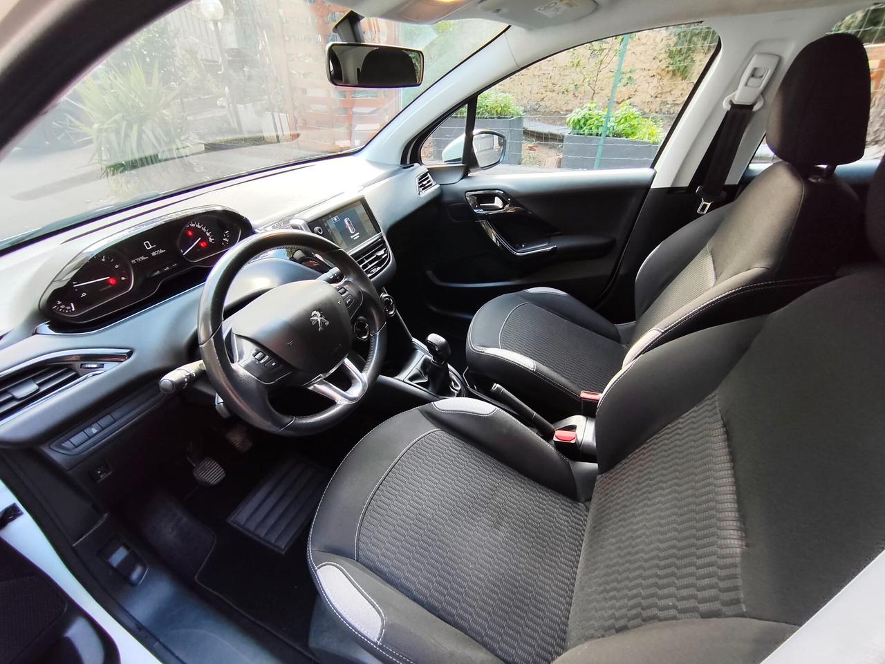 Peugeot 208 1.6 hdi Autocarro 4 posti 2016