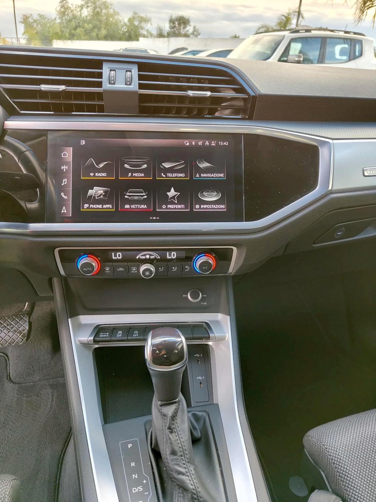 Audi Q3 SPB 35 TDI Identity Black S tronic - 2022