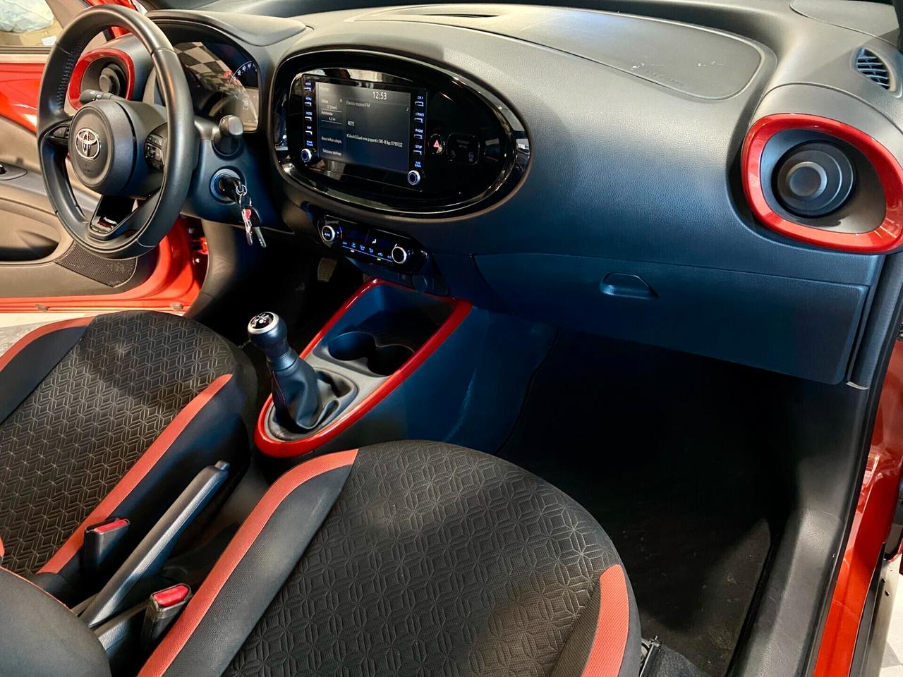 Toyota Aygo X 1.0 VVT-i 72 CV 5 porte Lounge-2022