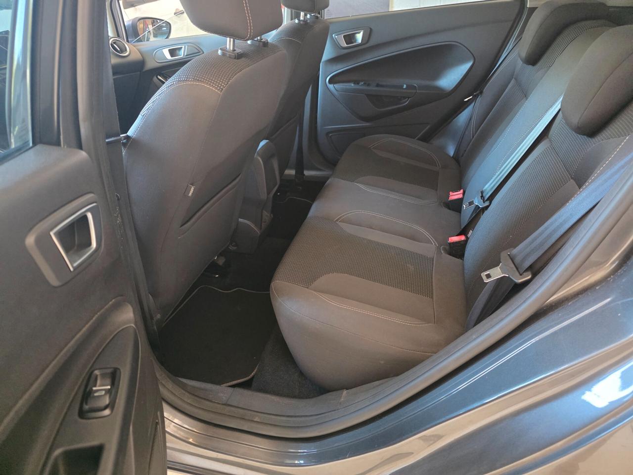 Ford Fiesta Titanium 1.4cc benzina GPL