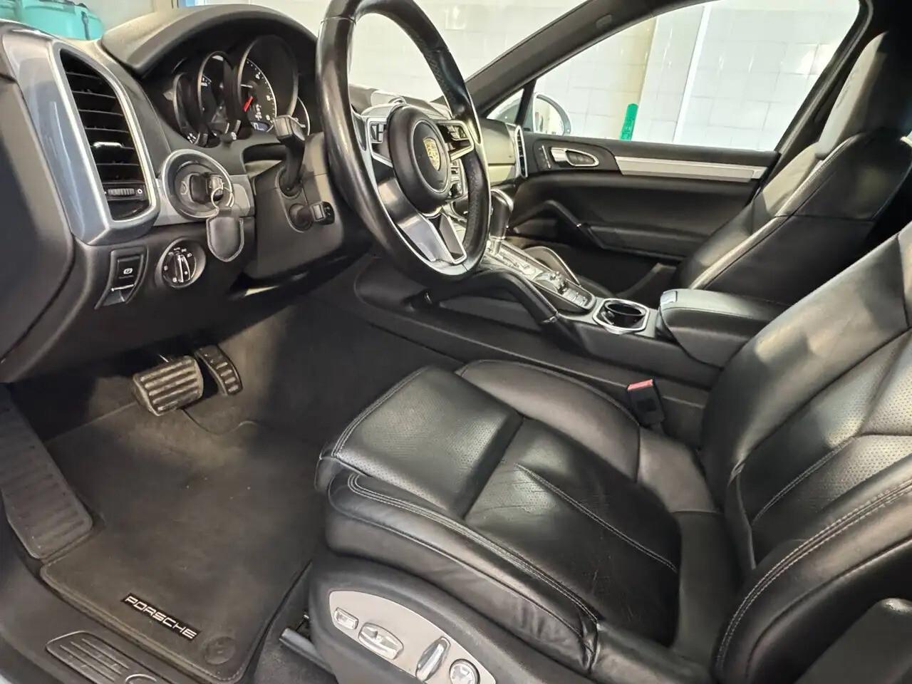 Porsche Cayenne 3.0 250cv NO SUPERBOLLO Tetto Pelle Totale Fari PDLS+Cerchi 21