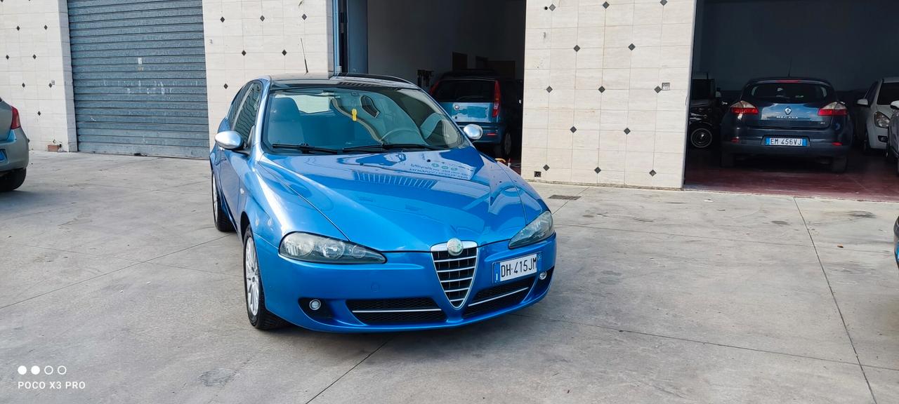 Alfa Romeo 147 1.6 16V TS (105) 3 porte Black Line
