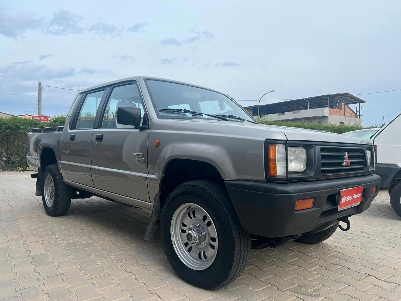 Mitsubishi L200 2.5 TD 4WD Double Cab Pick-up