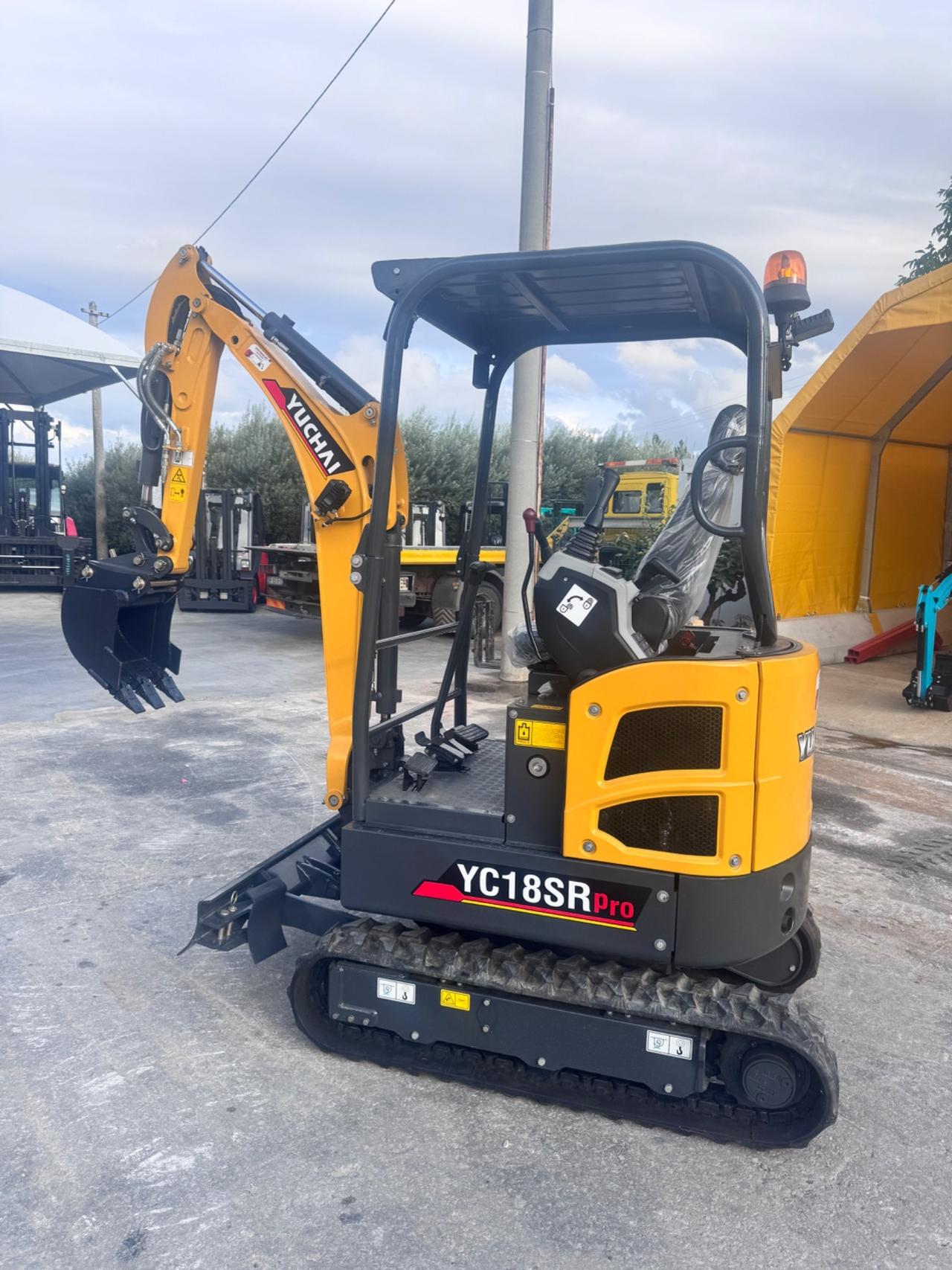 Miniescavatore Yuchai Yc 18 nuovo