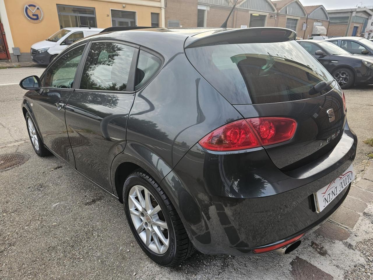 Seat Leon 1.6 TDI 105cv Style*DSG*Tetto*Euro5*