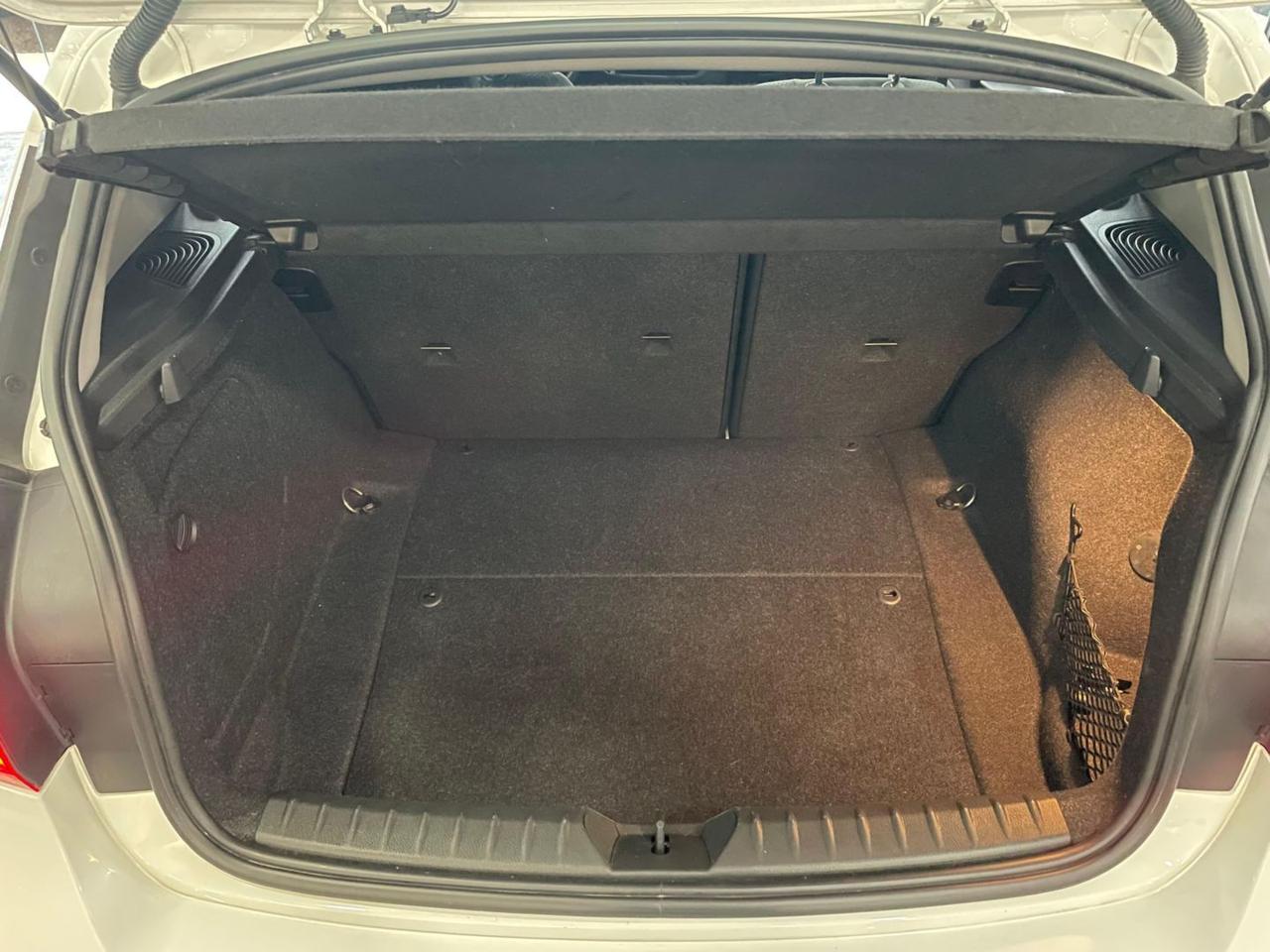 BMW Serie 1 Advantage F40