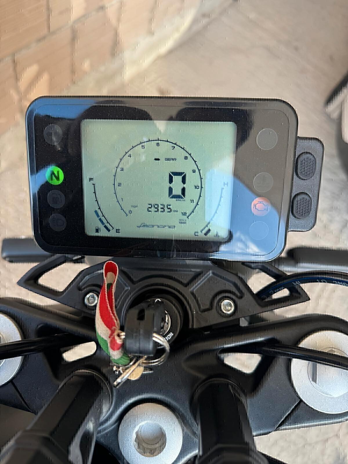 Benelli Leoncino 125