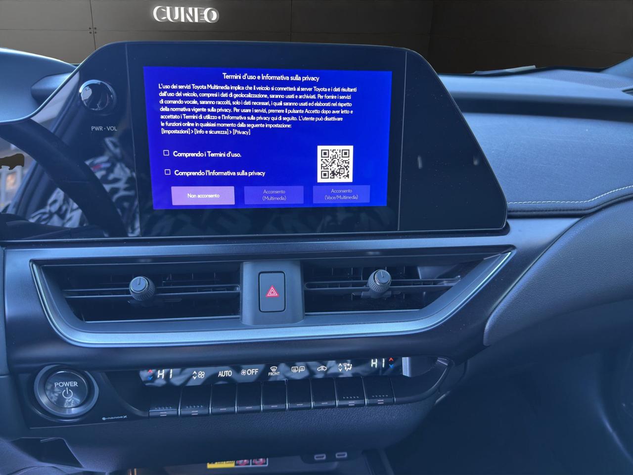 Lexus UX 250h 2.0 Flare - F Sport 2wd cvt