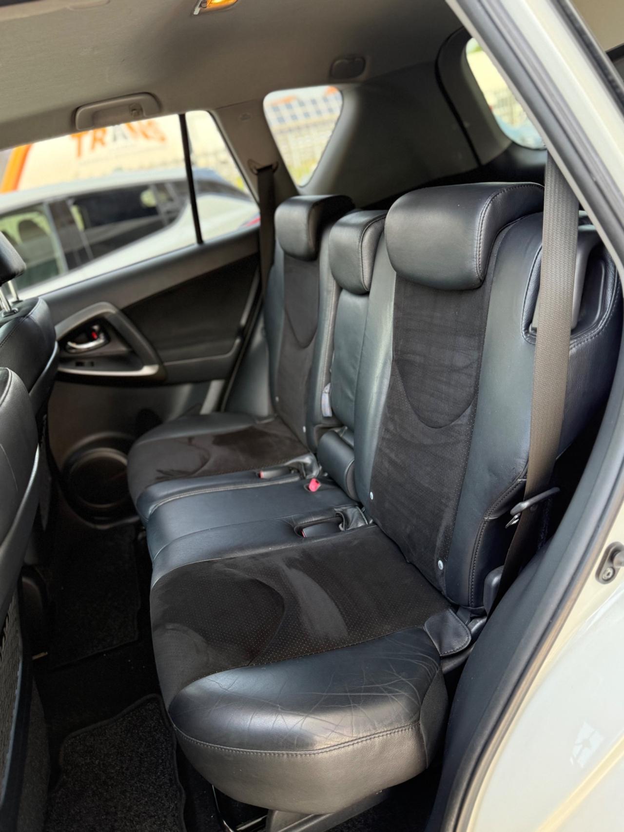 Toyota RAV 4 RAV4 Crossover 2.2 D-4D 150 CV DPF Exclusive