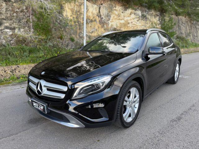 MERCEDES-BENZ GLA 200 d Automatic Premium