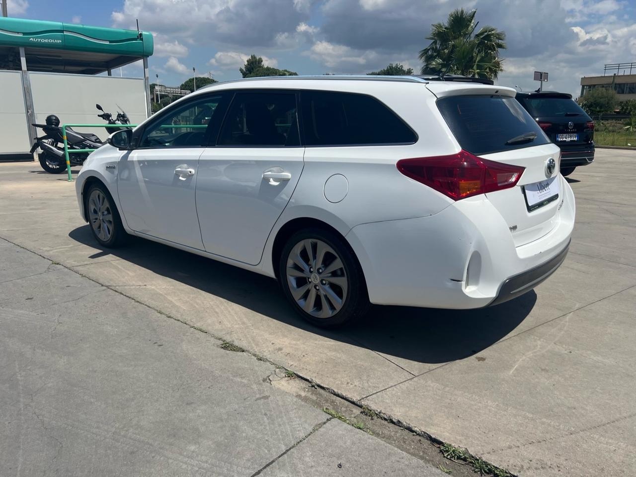 Toyota Auris Touring Sports 1.8 Hybrid Lounge