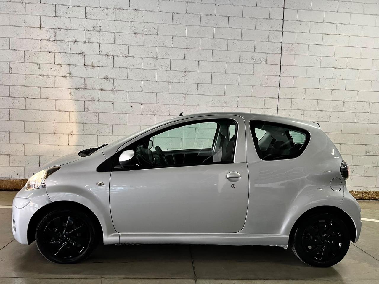 Toyota Aygo 1.0 12V VVT-i 3 porte Lounge Connect MMT