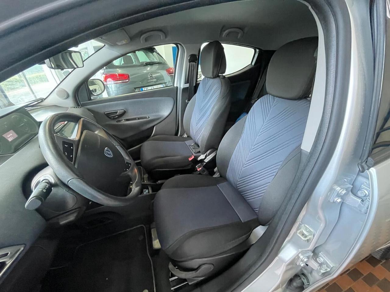 Lancia Ypsilon 1.0 FireFly 5 porte S&S Hybrid Ecochic Gold