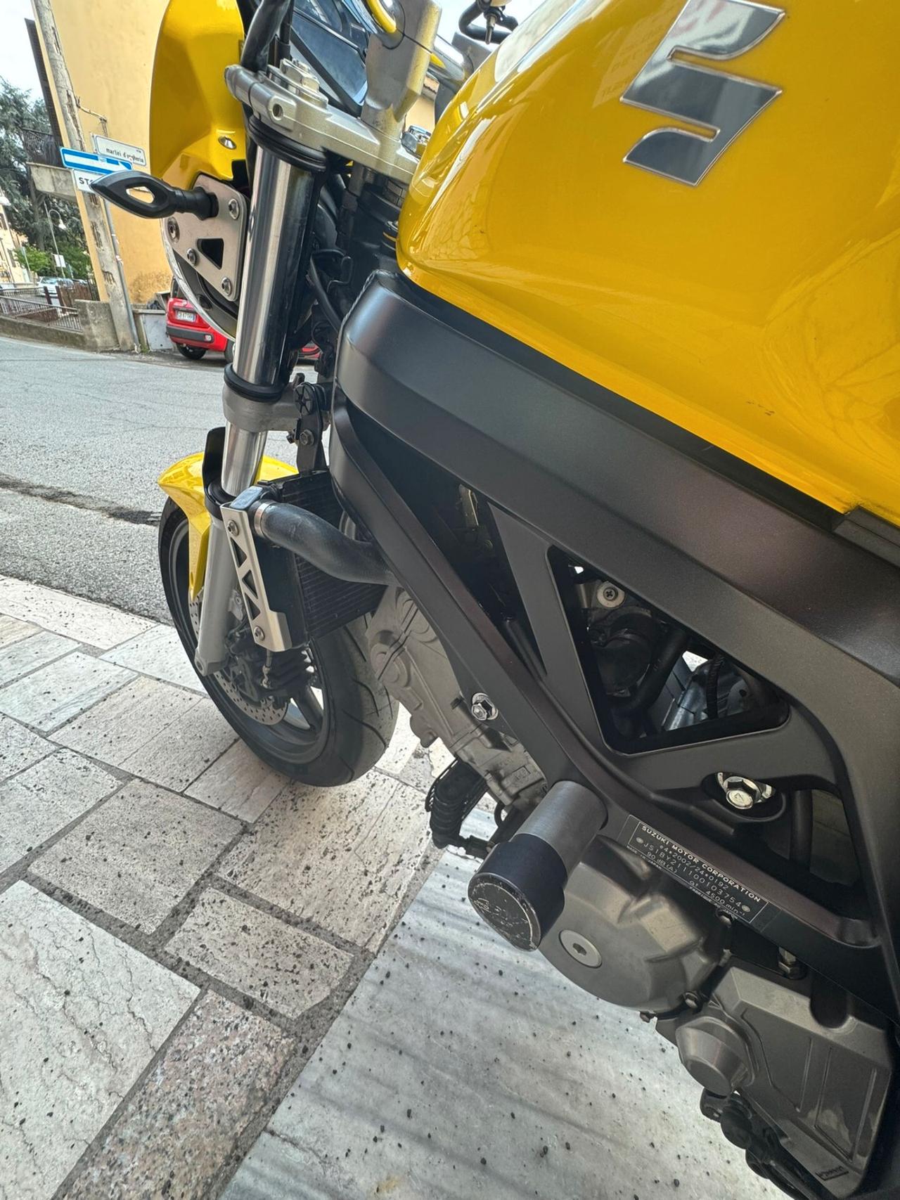 Suzuki SV 650 S 72 CV, DEPOTENZIATA A LIBRETTO, PATENTE A2, OTTIMO STATO