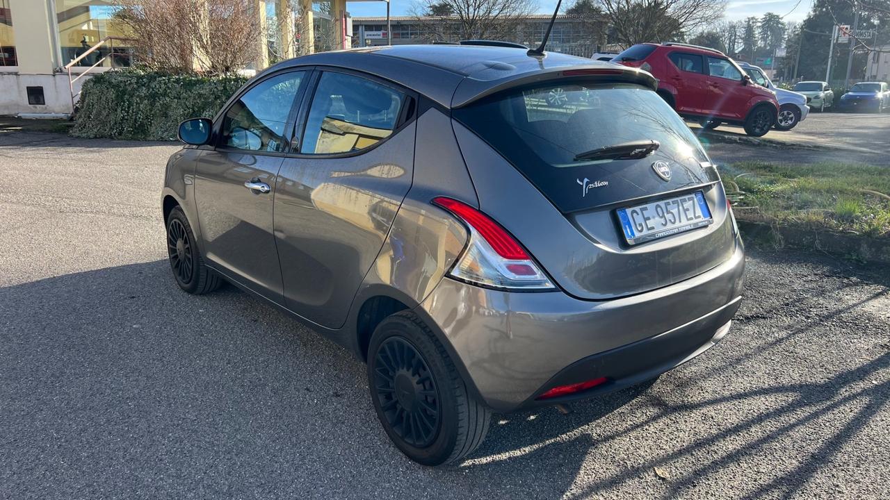 Lancia Ypsilon 1.0 FireFly 5 porte S&S Hybrid Ecochic Gold